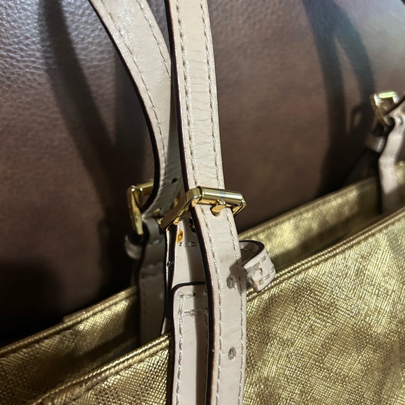 2 piece Michael Kors tote & MK business cardholder - Picture 6 of 16